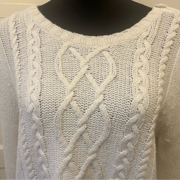 Women's Cable Knit Sweater - White - Picture 2 of 10